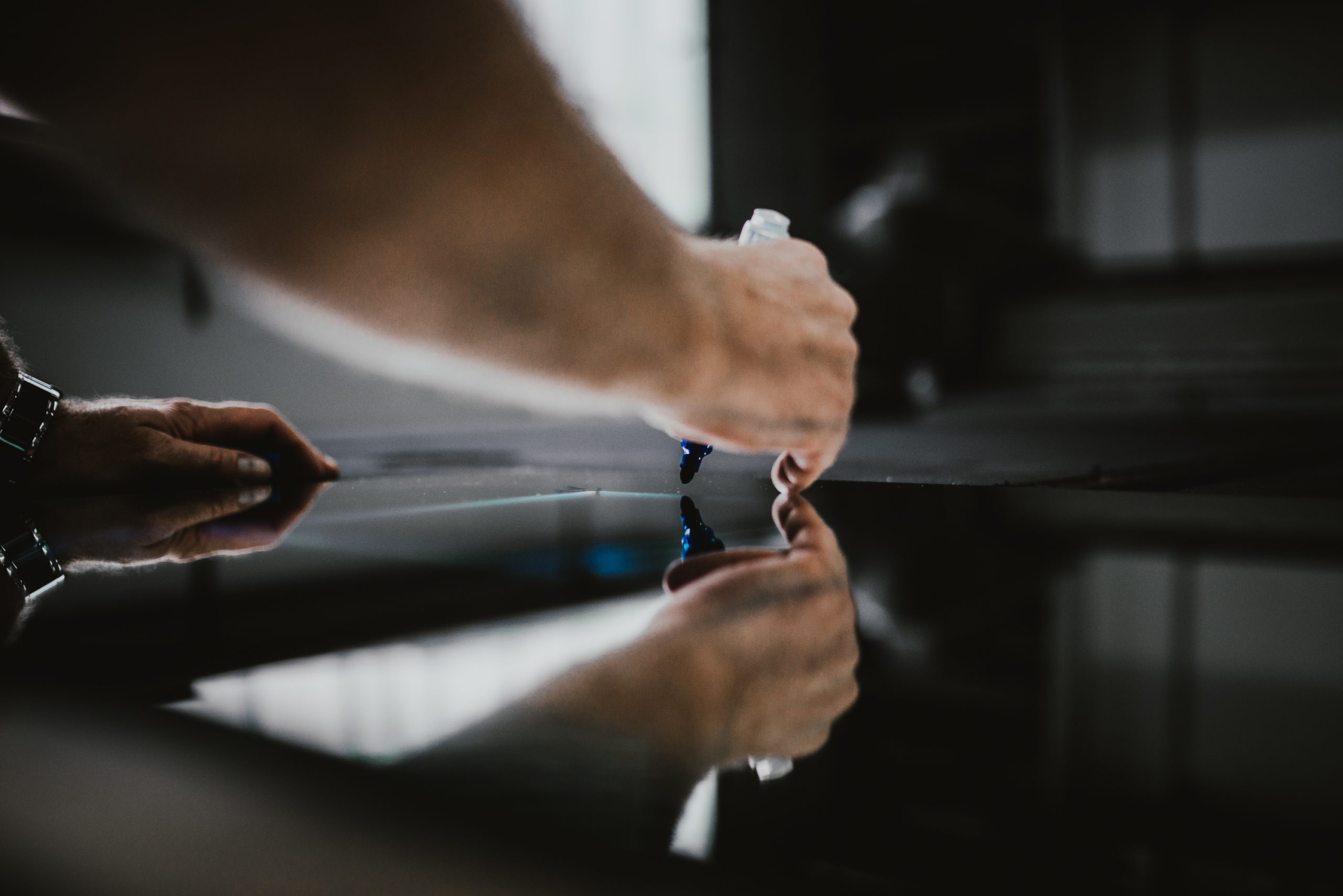 Steklena vrata detajl